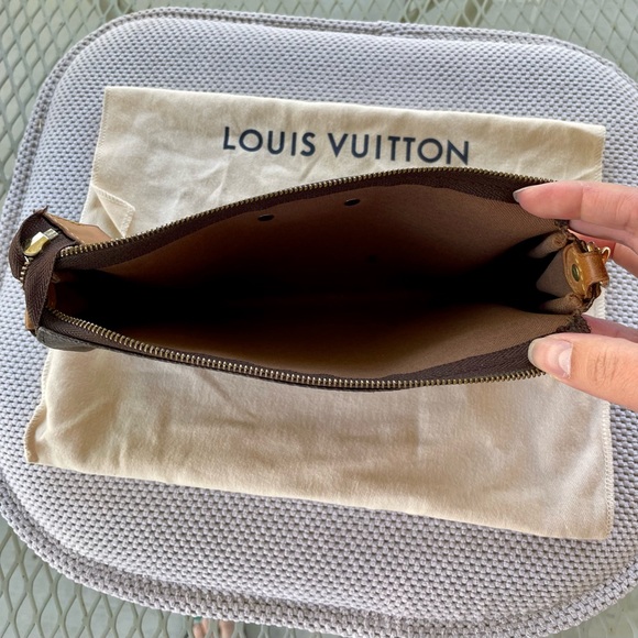 Authentic Louis Vuitton Eva Monogram with strap - Picture 9 of 13